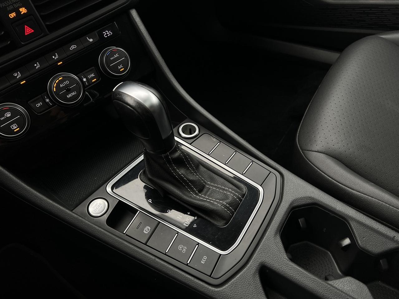 2021 Volkswagen Jetta Highline   Sunroof   Blind Spot   Leather Photo