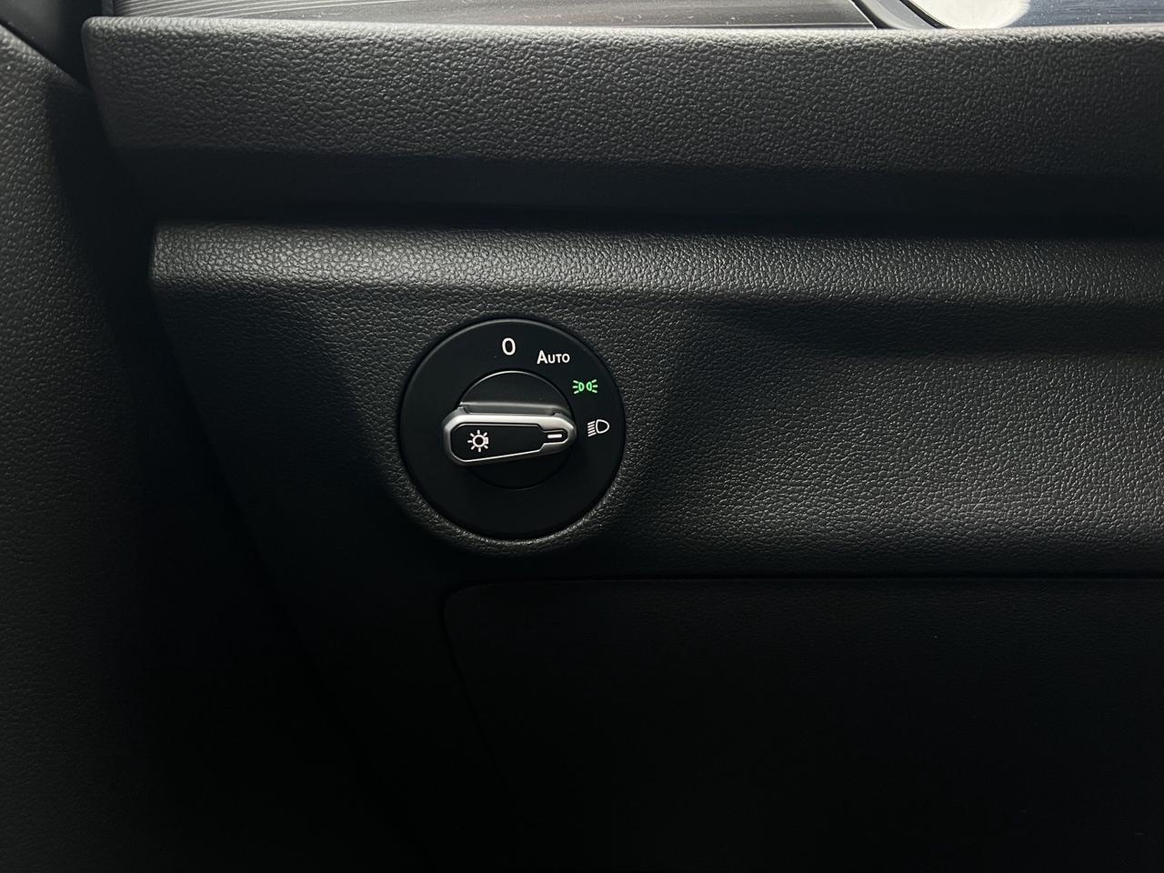 2021 Volkswagen Jetta Highline   Sunroof   Blind Spot   Leather Photo