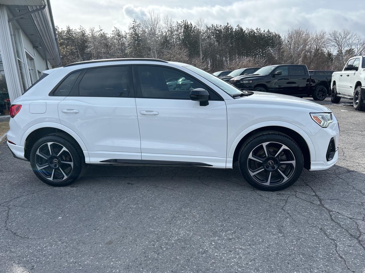 2023 Audi Q3 Progressiv Photo3