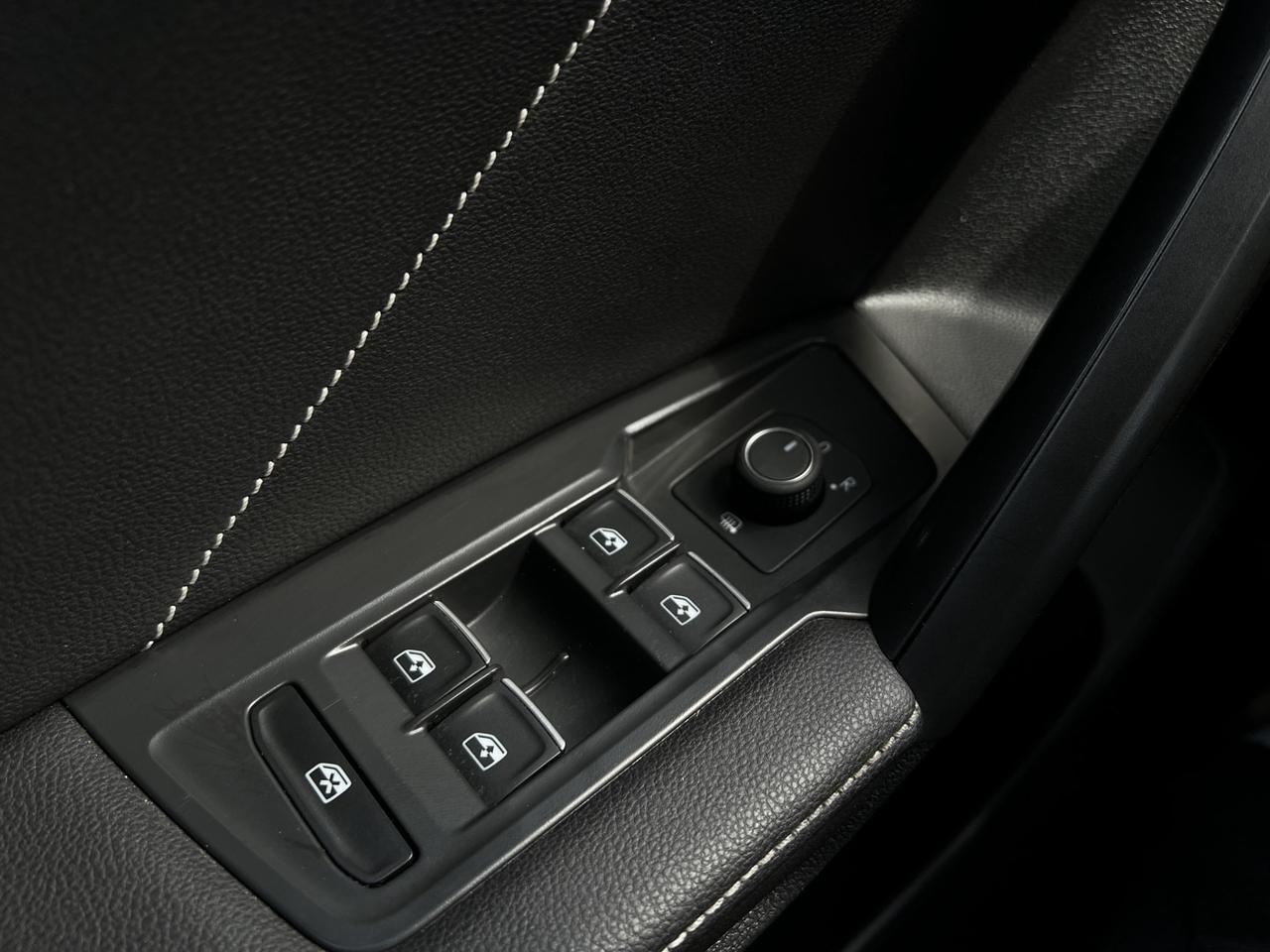 2023 Volkswagen Tiguan Comfortline 4Motion   Leather   Dual Climate   Car Photo