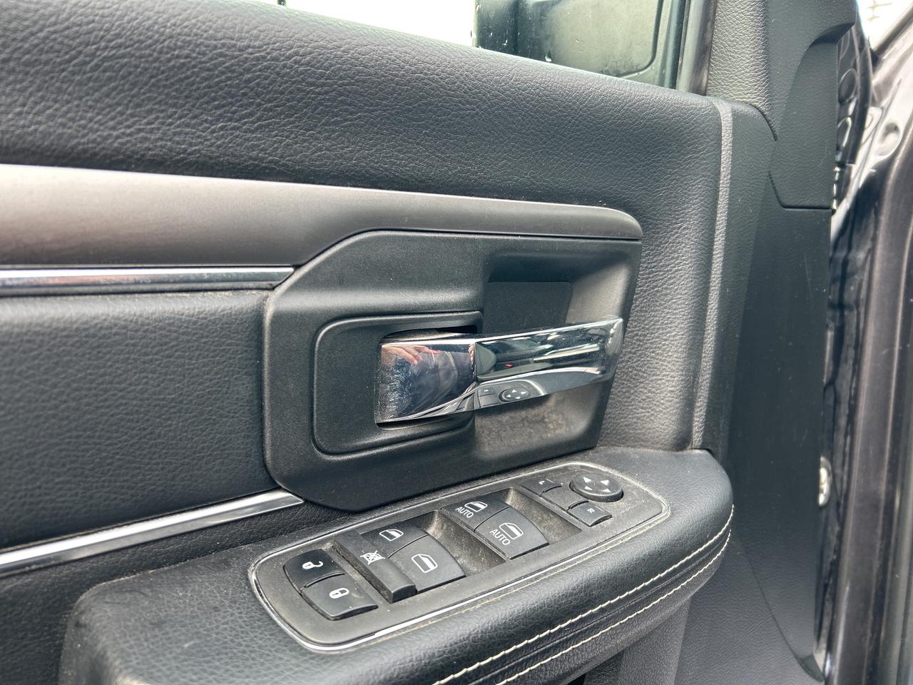 2023 RAM 1500 Classic WARLOCK Photo