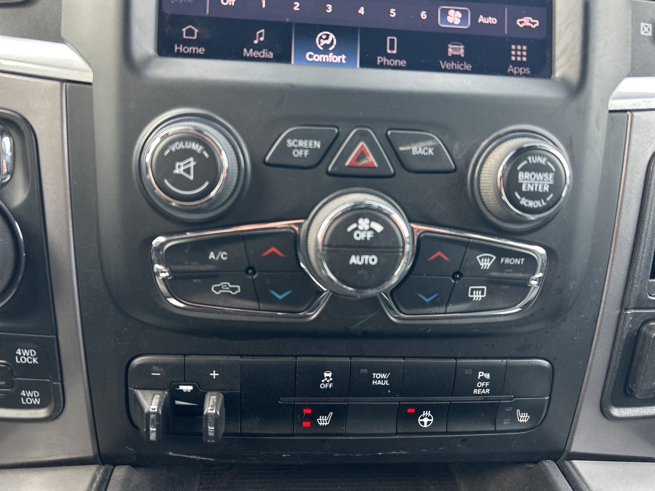 2023 RAM 1500 Classic WARLOCK Photo