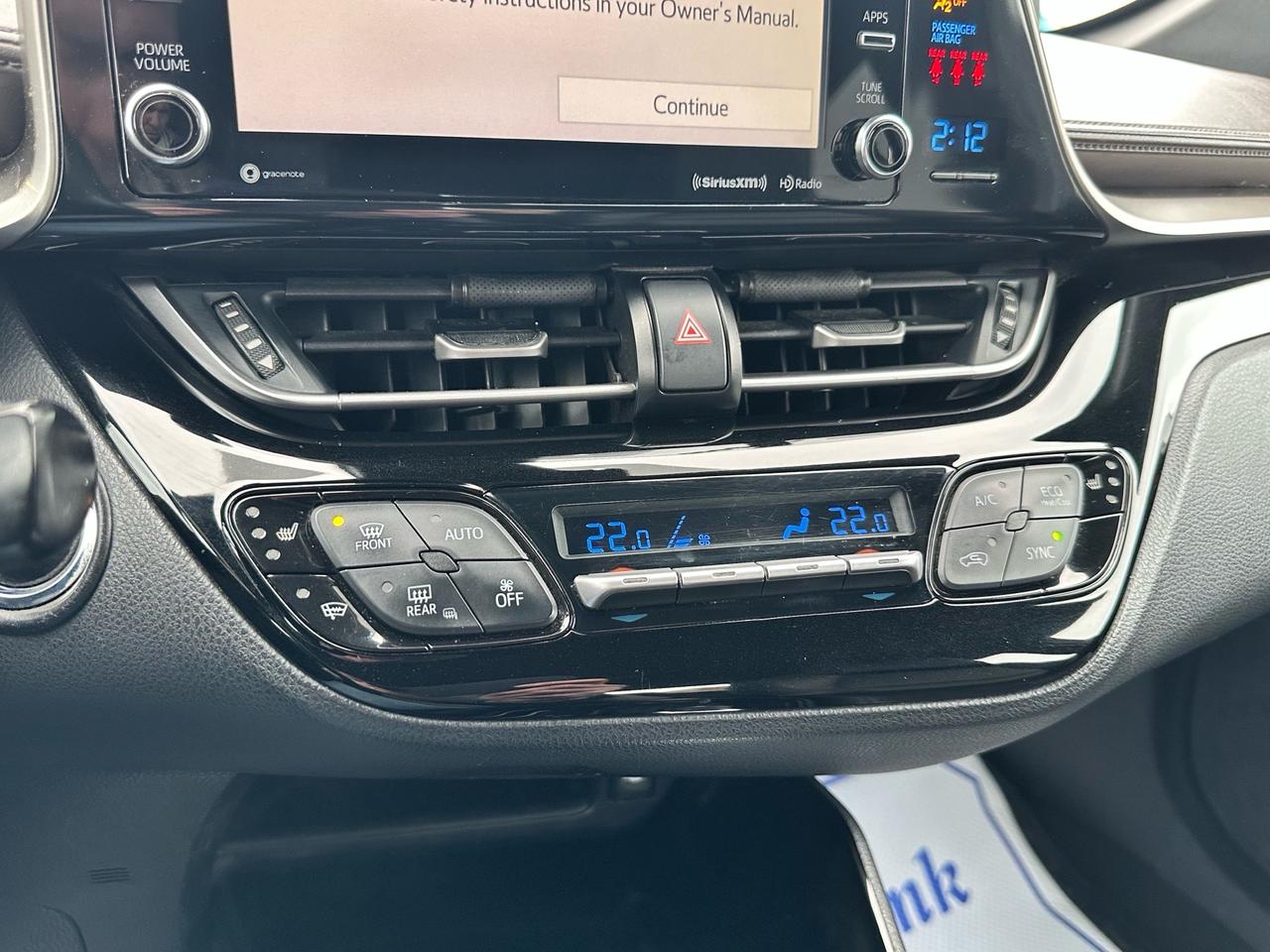 2019 Toyota C-HR LIMITED ~ LEATHER ~ CARPLAY ~ NO ACCIDENTS Photo