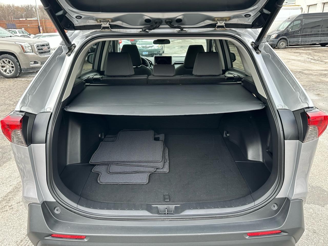 2023 Toyota RAV4 XLE ~ AWD ~ ONE OWNER ~ NO ACCIDENTS ~ CERTIFIED Photo