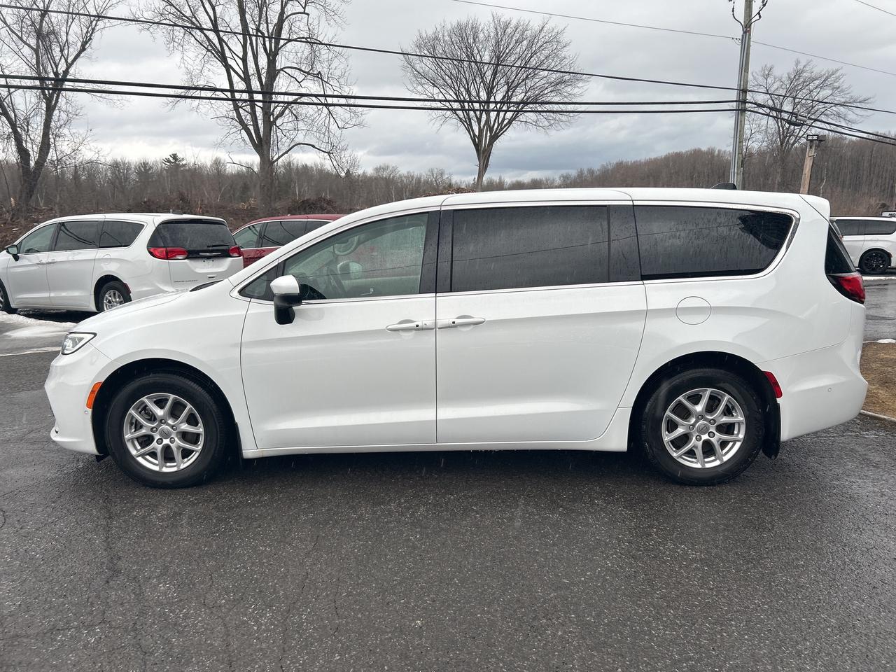 2023 Chrysler Pacifica Touring L Photo