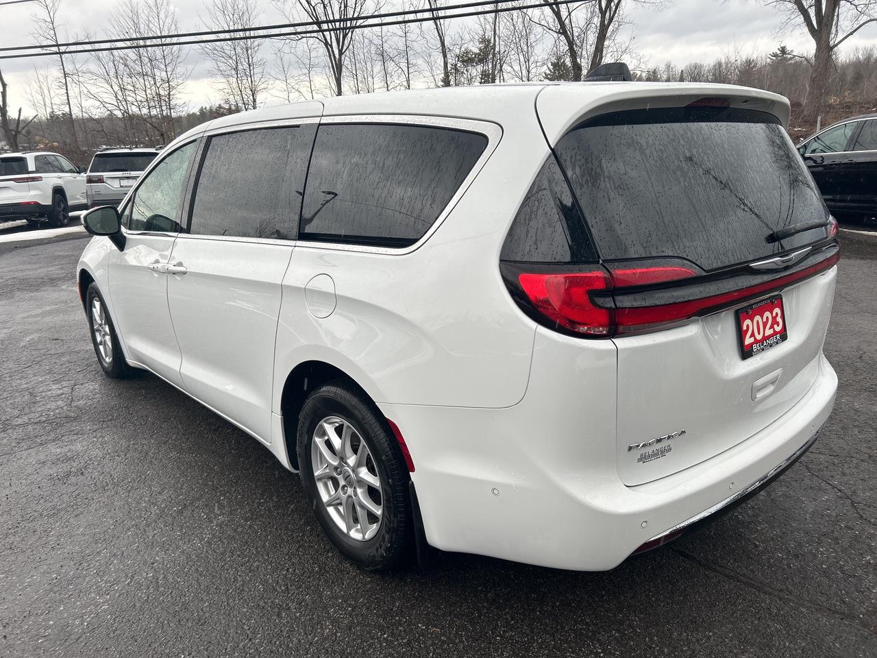 2023 Chrysler Pacifica Touring L Photo
