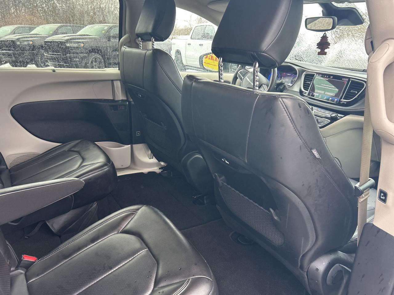 2023 Chrysler Pacifica Touring L Photo