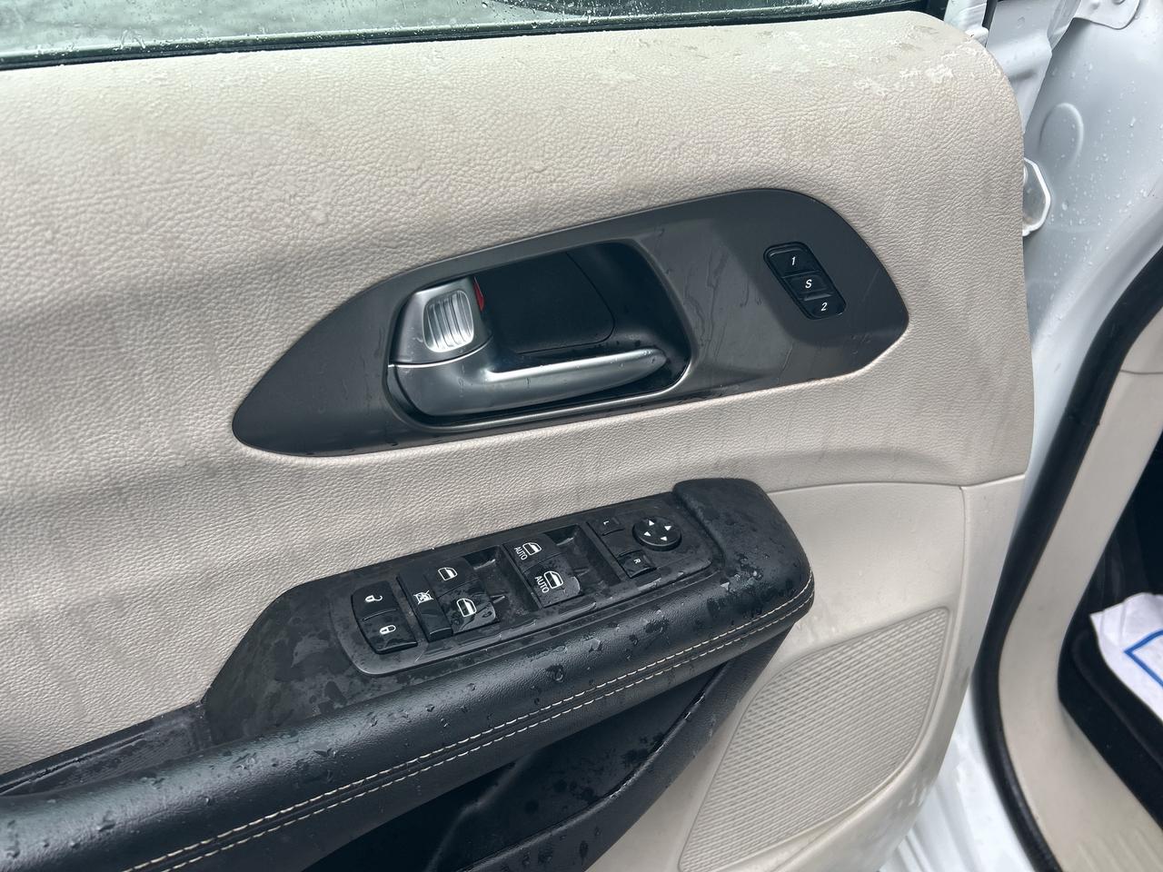 2023 Chrysler Pacifica Touring L Photo