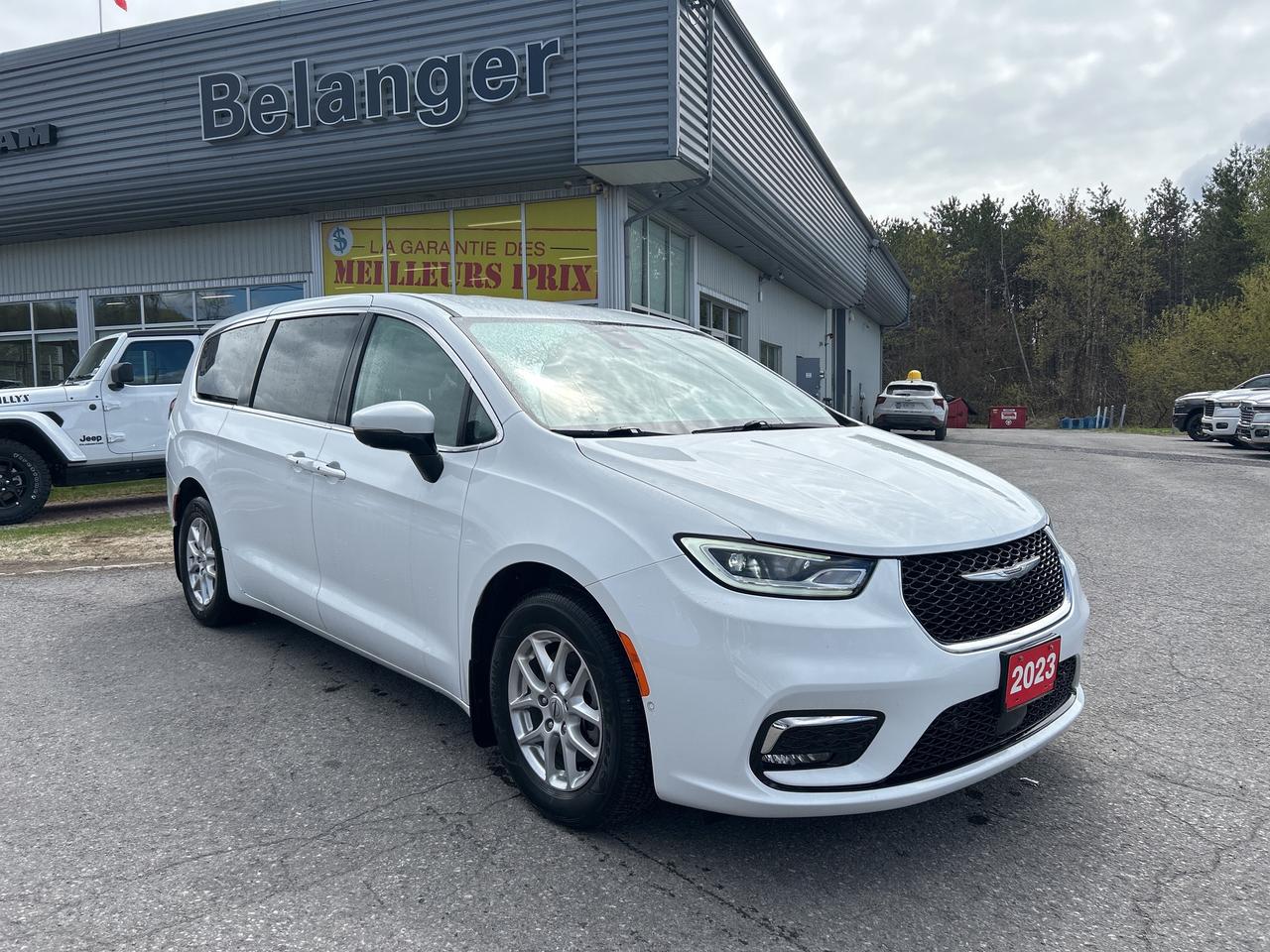 2023 Chrysler Pacifica Touring L Photo