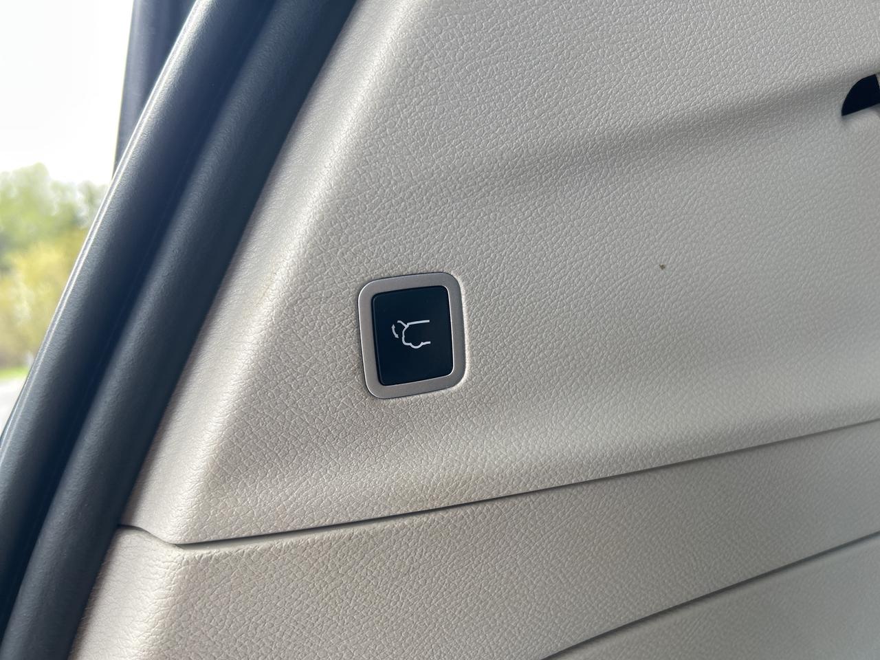2023 Chrysler Pacifica Touring L Photo