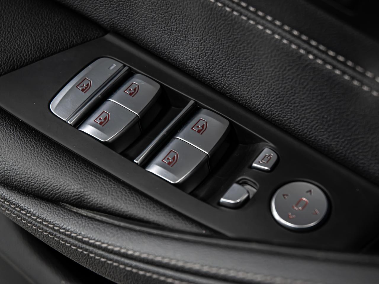 2022 BMW 5 Series 530i xDrive PREMIUM ESSENTIAL PKG HEADS UP Photo