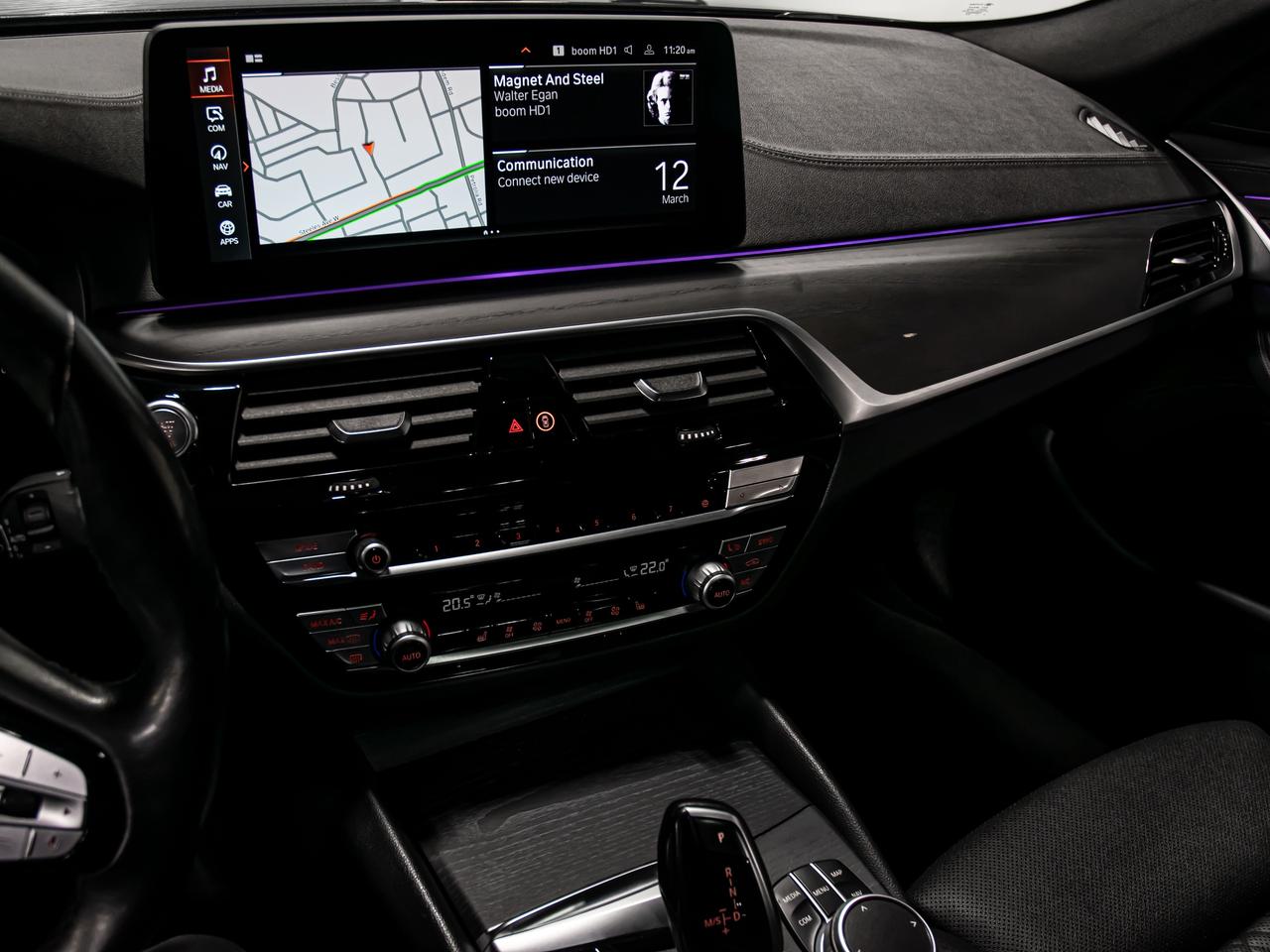 2022 BMW 5 Series 530i xDrive PREMIUM ESSENTIAL PKG HEADS UP Photo