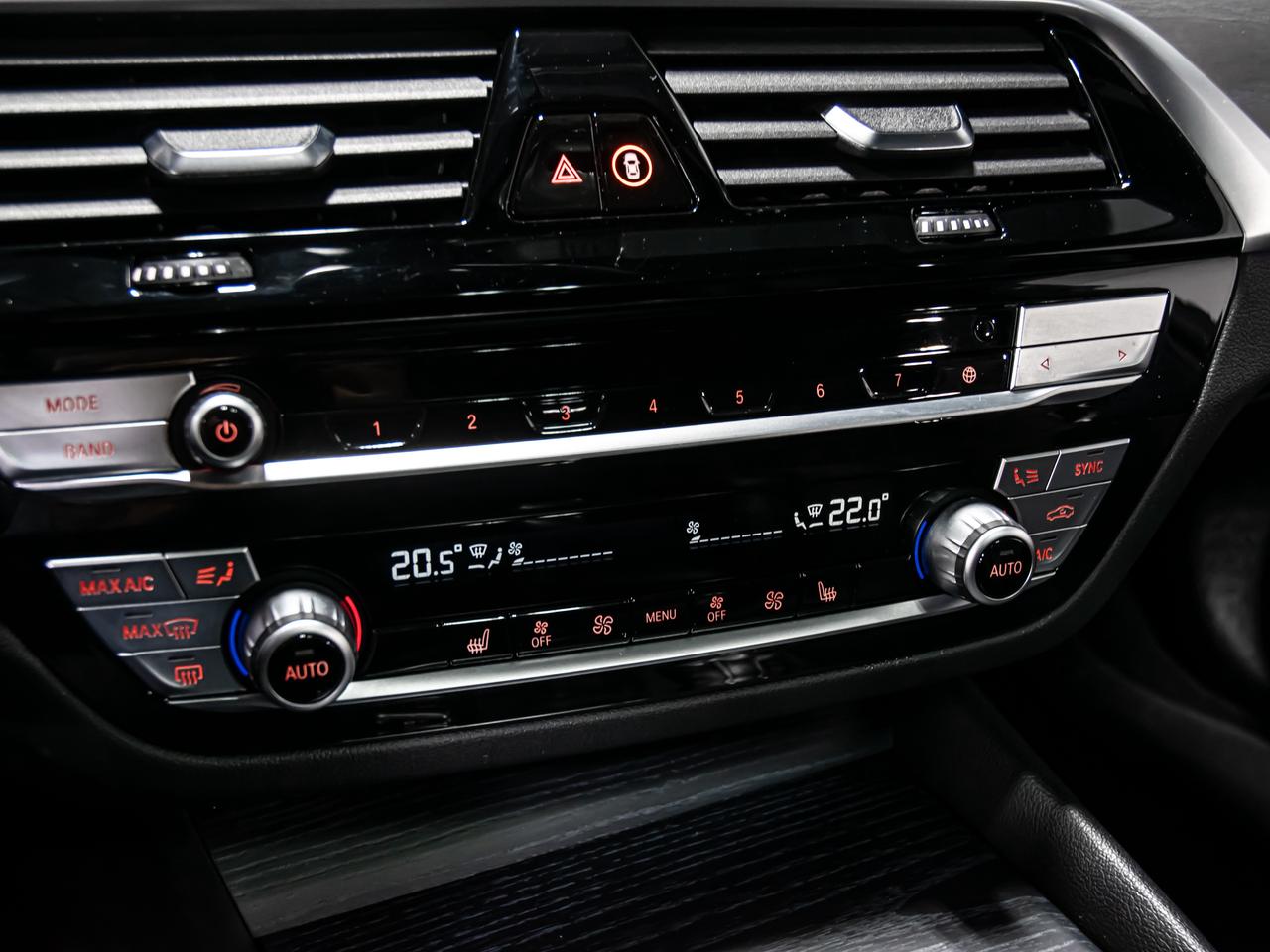 2022 BMW 5 Series 530i xDrive PREMIUM ESSENTIAL PKG HEADS UP Photo