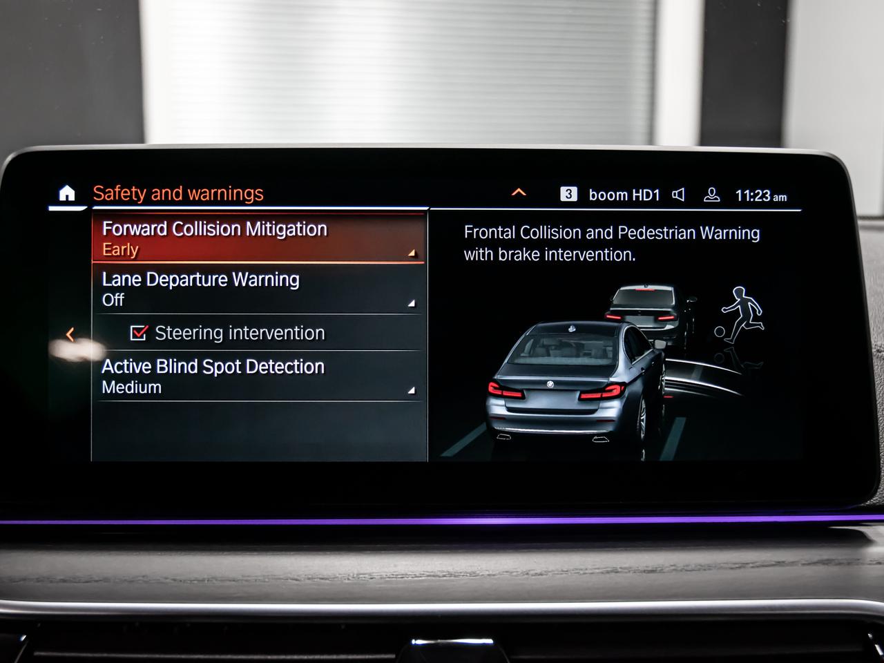 2022 BMW 5 Series 530i xDrive PREMIUM ESSENTIAL PKG HEADS UP Photo