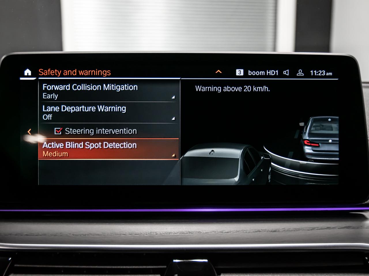 2022 BMW 5 Series 530i xDrive PREMIUM ESSENTIAL PKG HEADS UP Photo