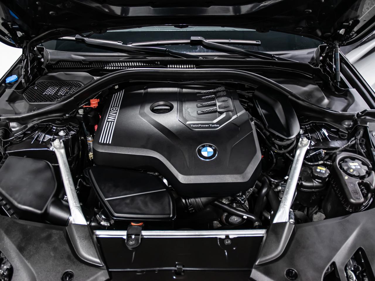 2022 BMW 5 Series 530i xDrive PREMIUM ESSENTIAL PKG HEADS UP Photo