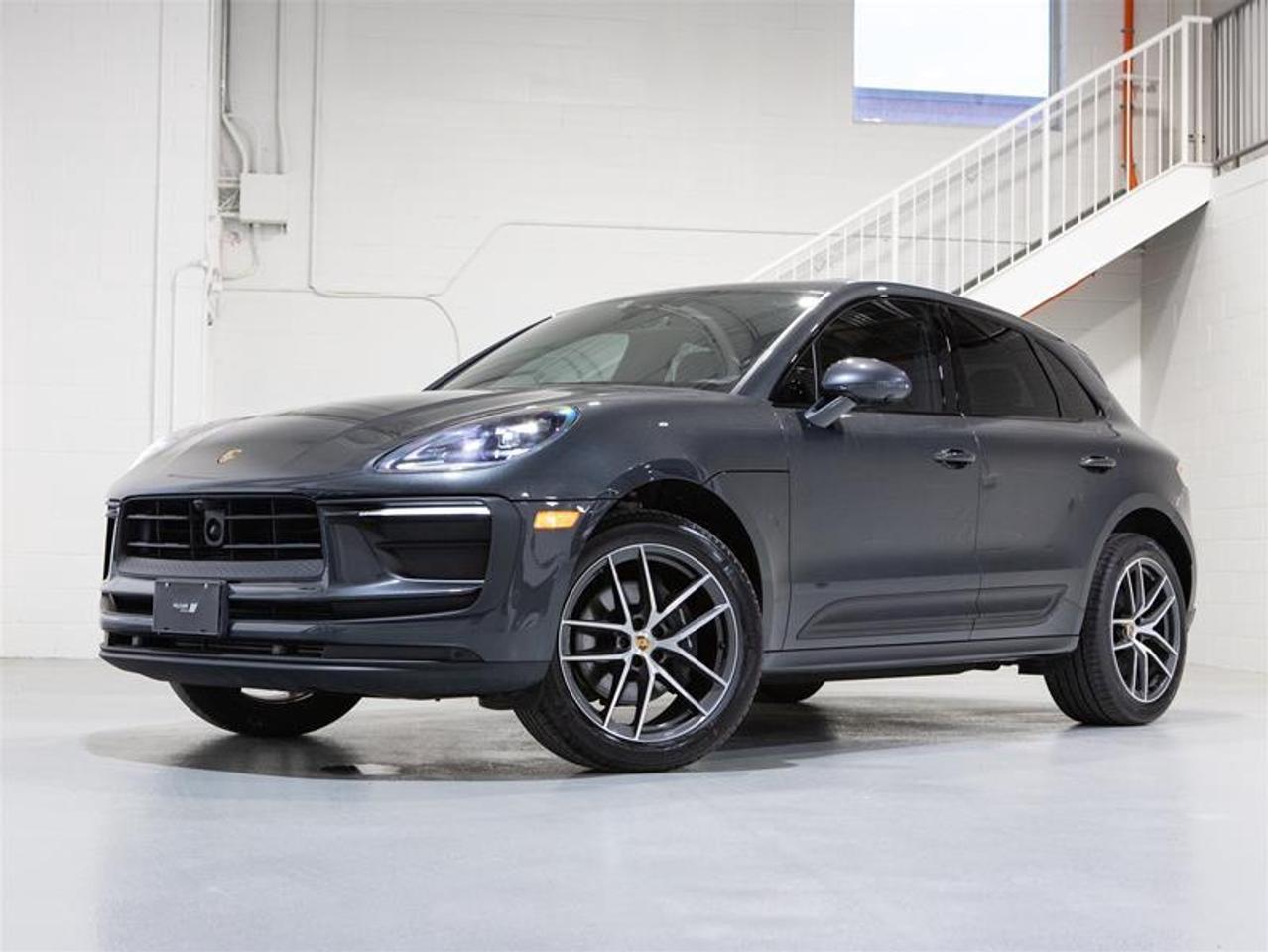 2024 Porsche Macan AWD Photo0