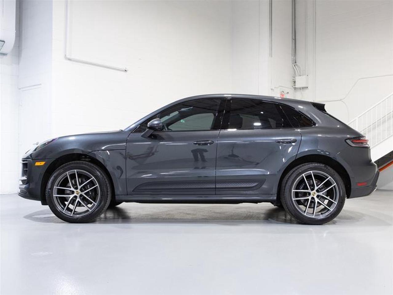 2024 Porsche Macan AWD Photo4