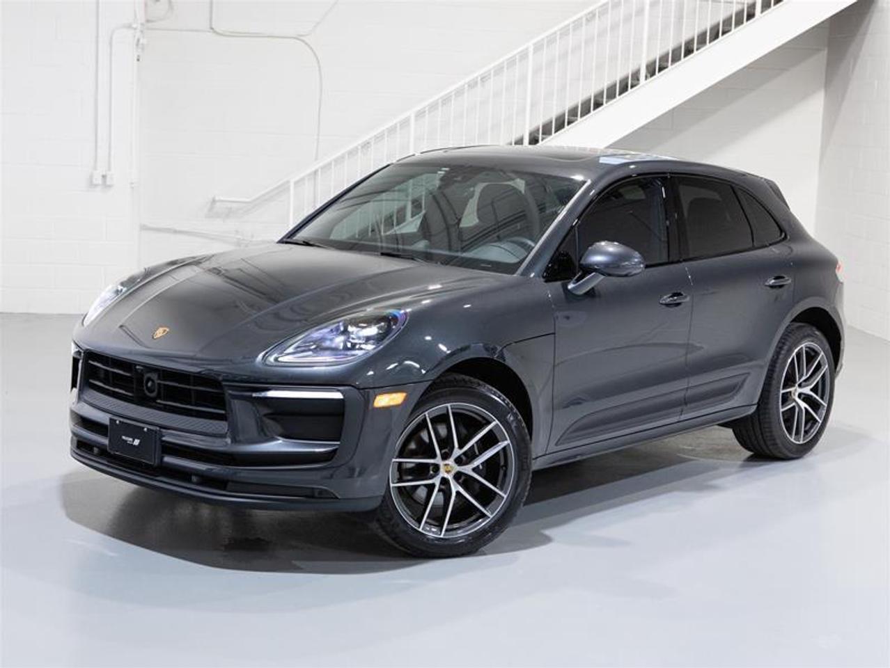 2024 Porsche Macan AWD Photo