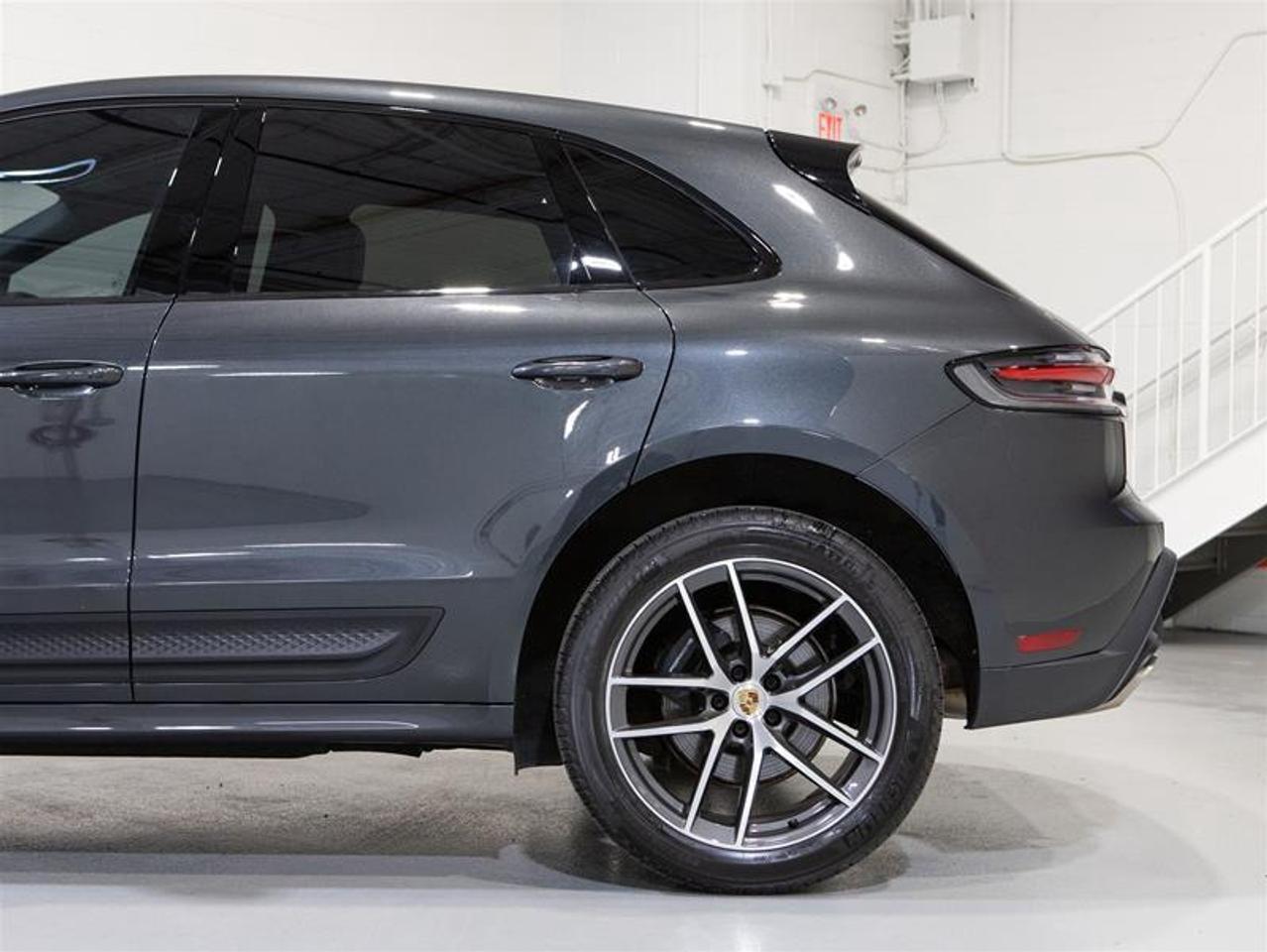 2024 Porsche Macan AWD Photo