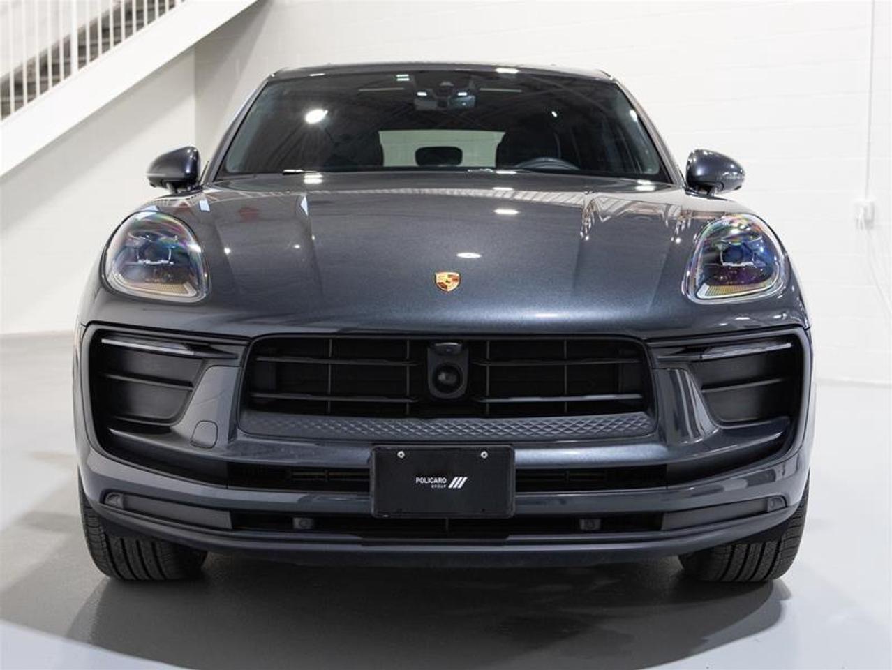 2024 Porsche Macan AWD Photo