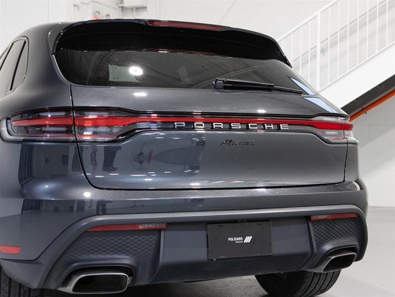 2024 Porsche Macan AWD Photo