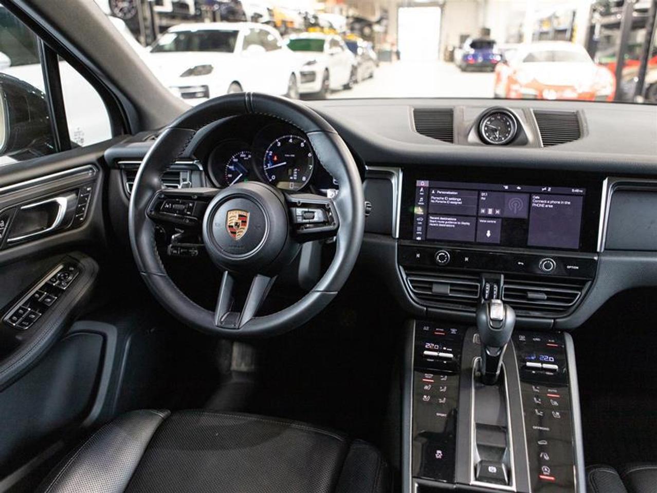 2024 Porsche Macan AWD Photo