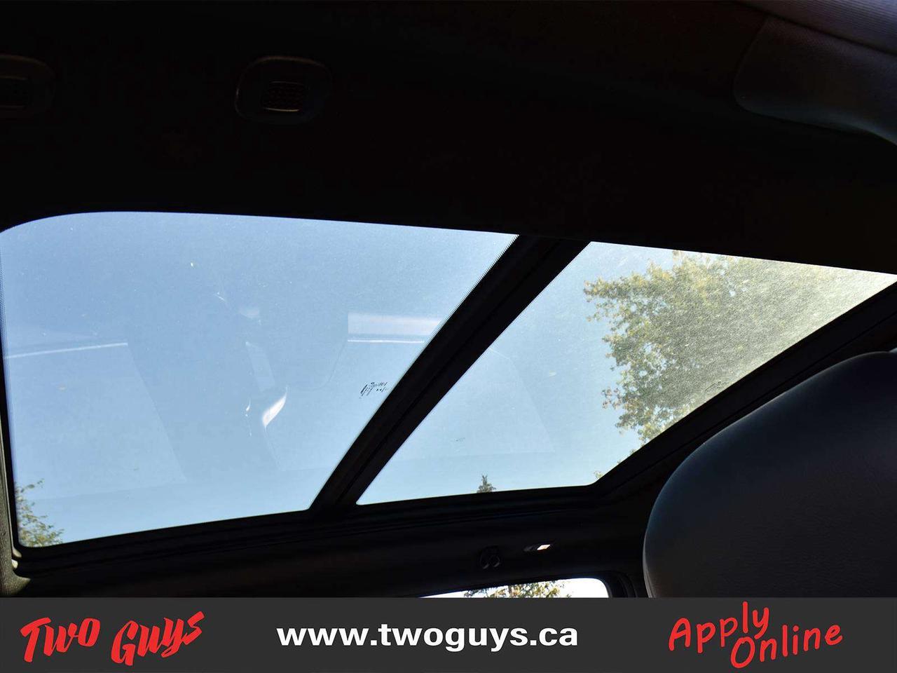 2022 RAM 1500 LIMITED Crew 5.7L 4WD   Panoroof   Leather Photo