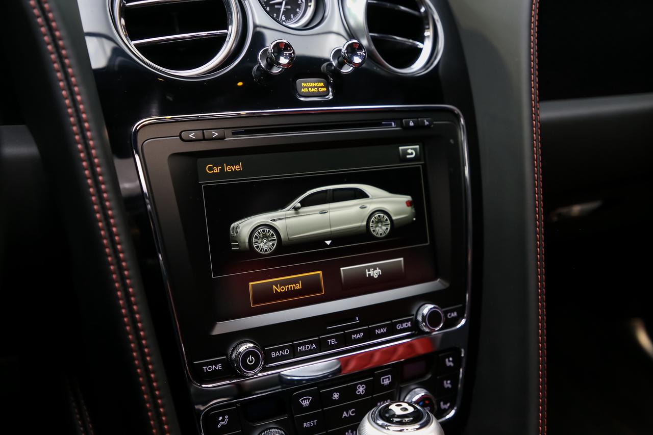 2018 Bentley Flying Spur W12 S COMFORT SPECIFICATION 626HP LOWKM REDINT Photo