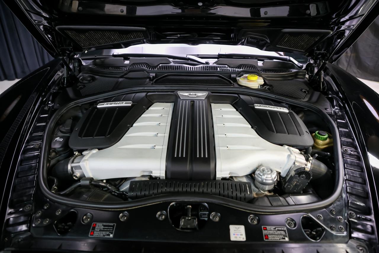 2018 Bentley Flying Spur W12 S COMFORT SPECIFICATION 626HP LOWKM REDINT Photo