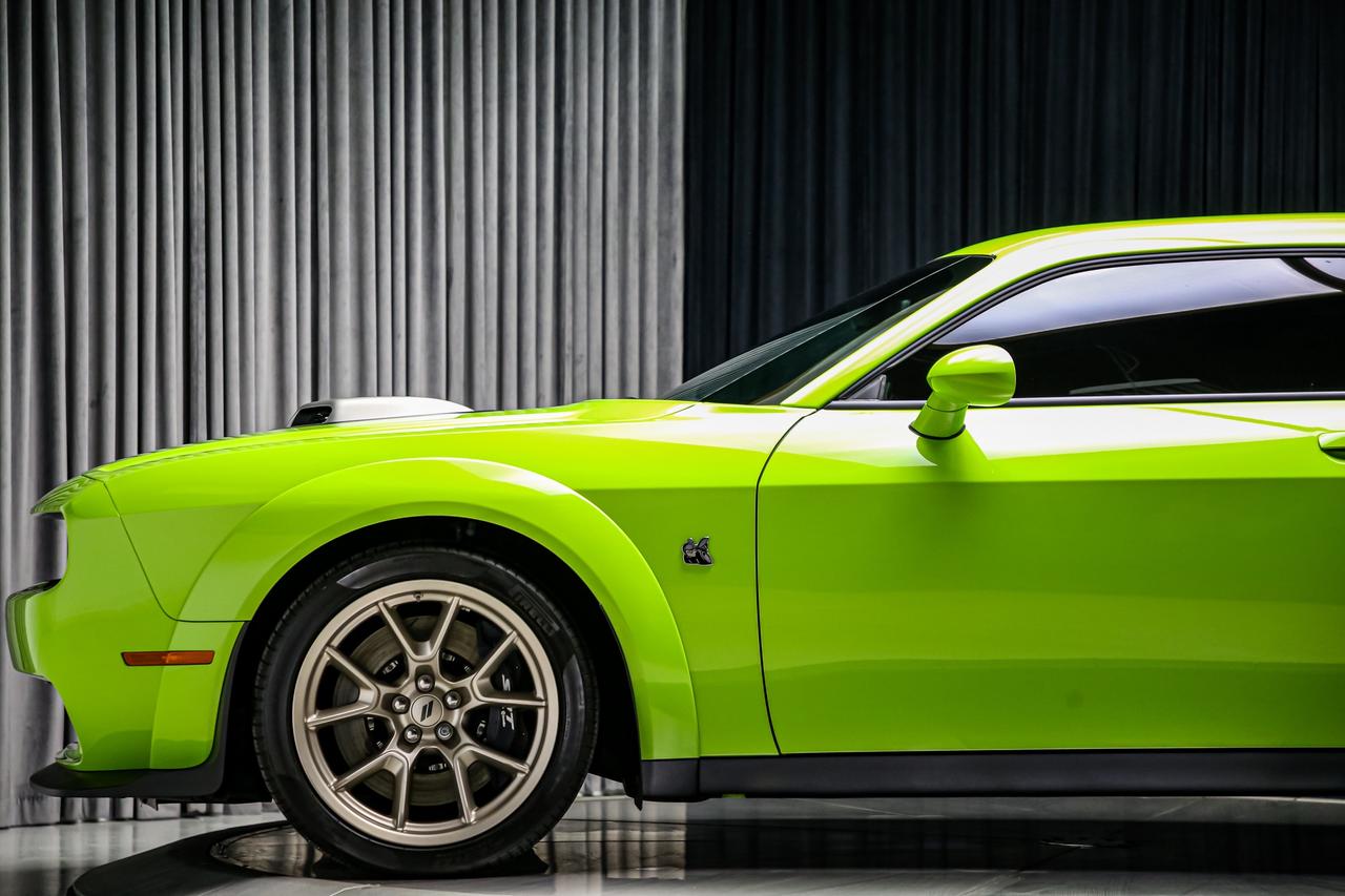 2023 Dodge Challenger R/T SCAT PACK 392 WIDEBODY SWINGER EDITION MANUAL Photo
