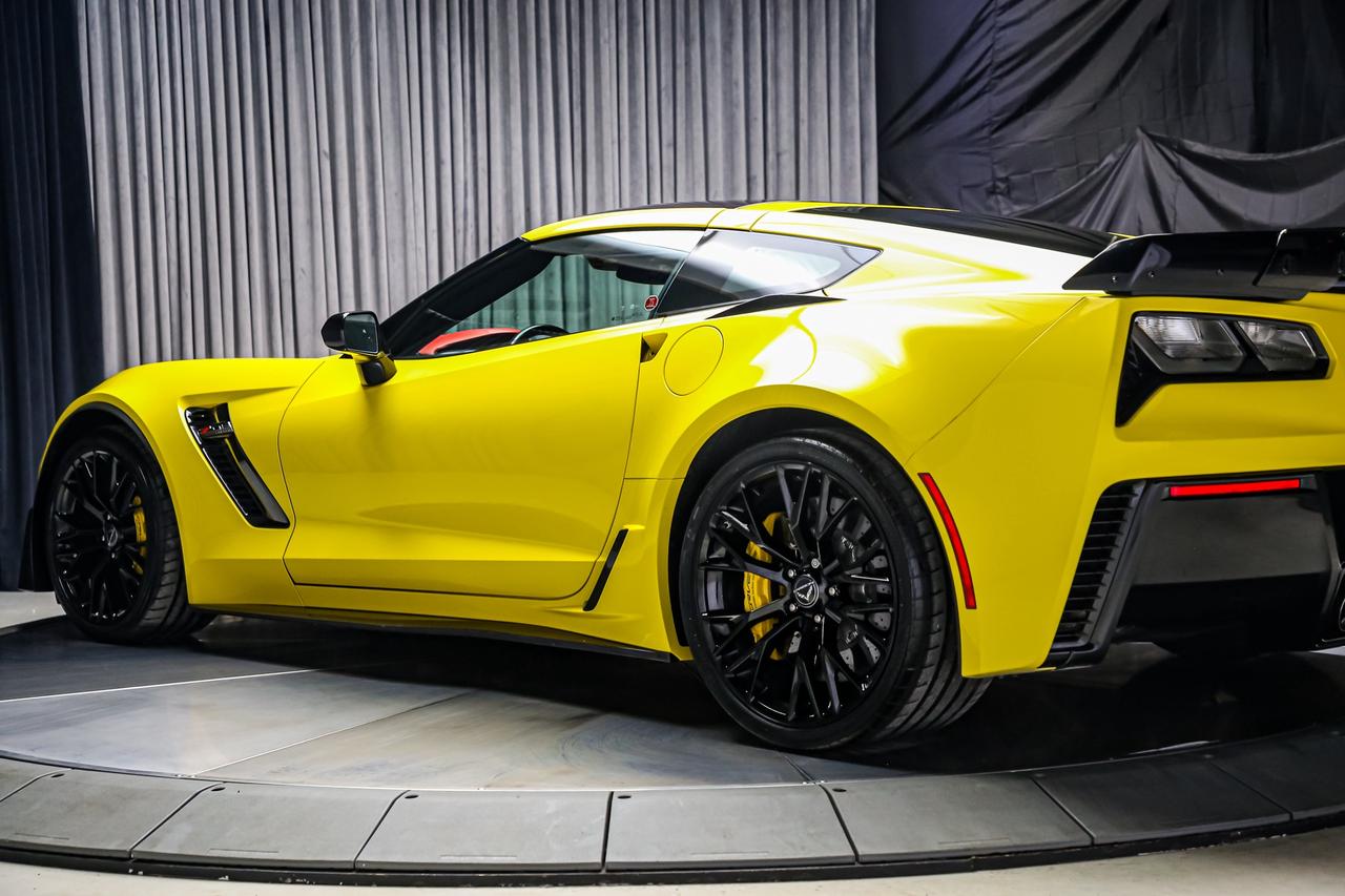 2017 Chevrolet Corvette Z06 3LZ Z07 PKG MANUAL 650HP COMPSEATS 1OWNER Photo