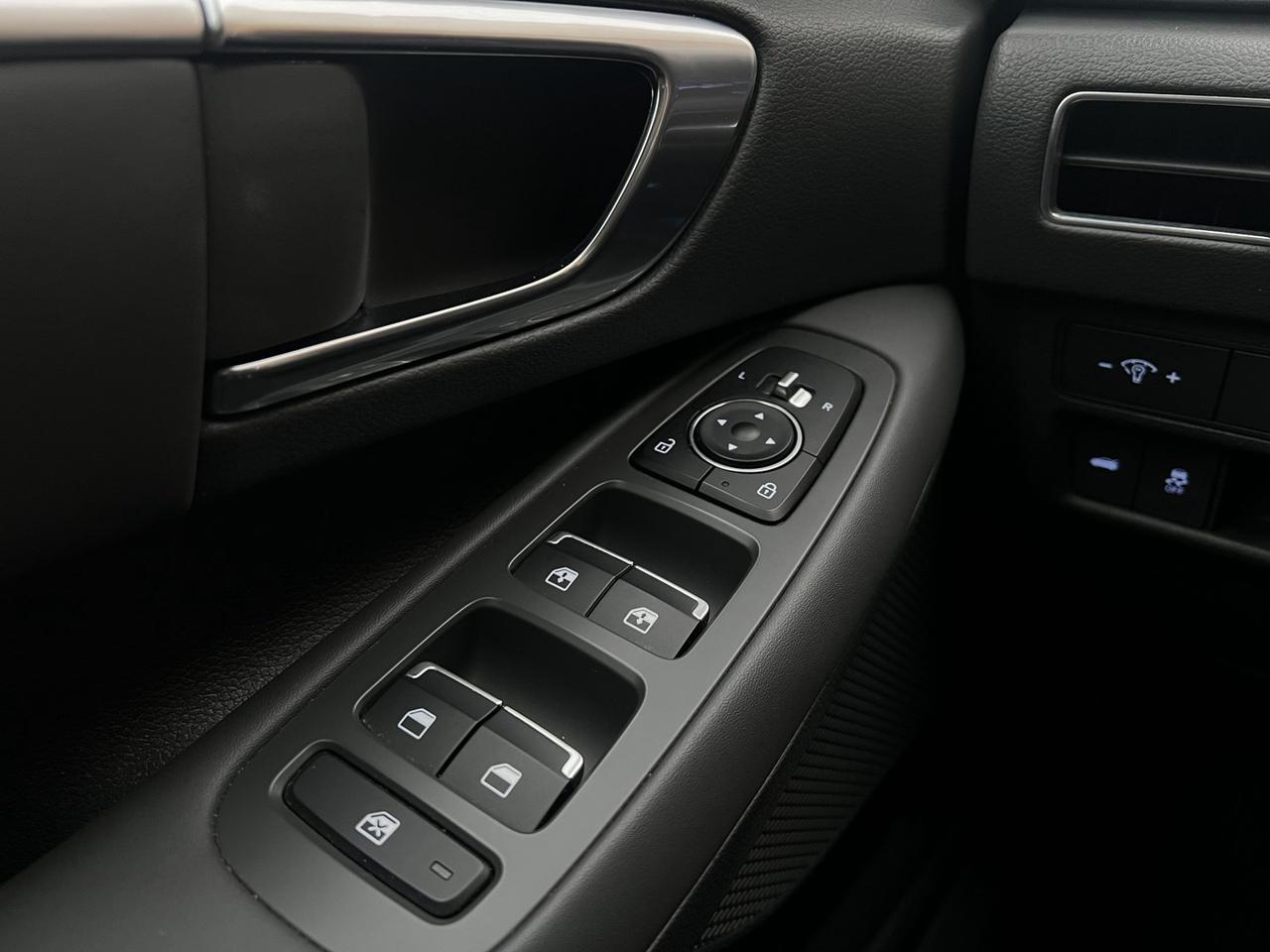 2022 Hyundai Sonata Sport 1.6T   Htd Steering   Pano Roof   Lane Assis Photo