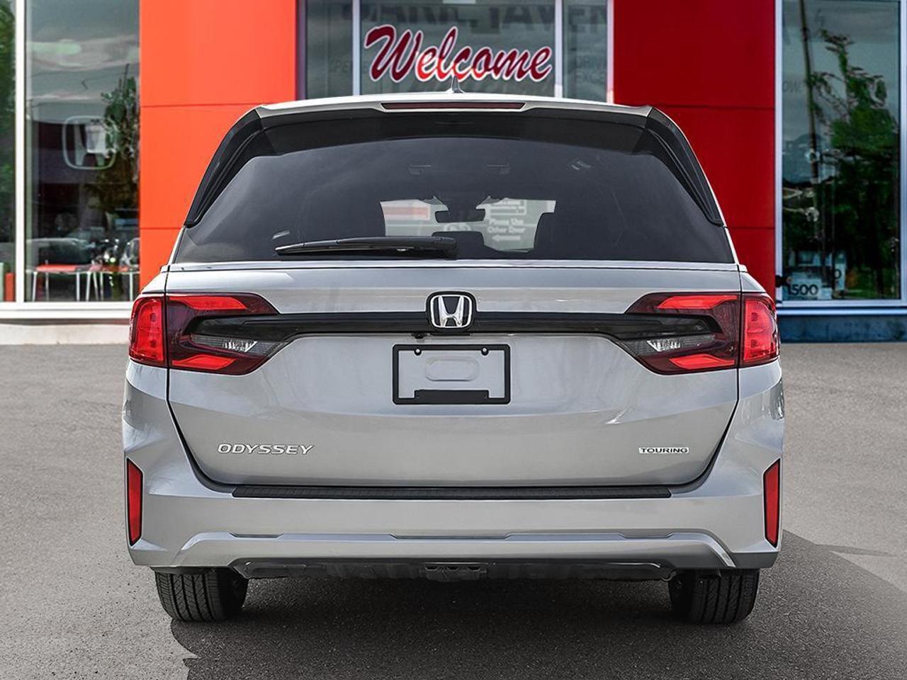 2026 Honda Odyssey Touring Passenger Van Photo4