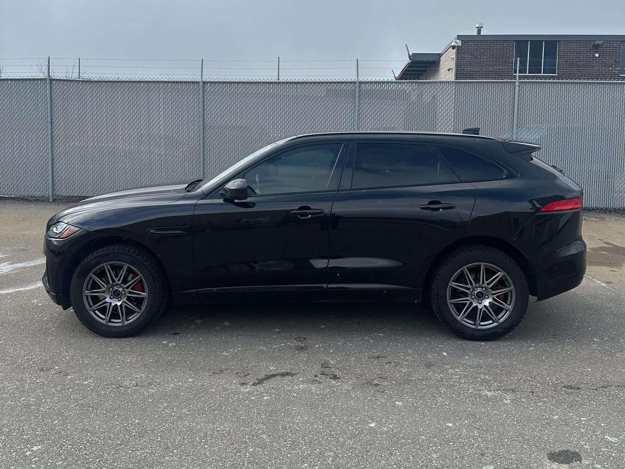 2017 Jaguar F-PACE SPORT/ LEATHER/ALLOYS/SUNROOF Photo