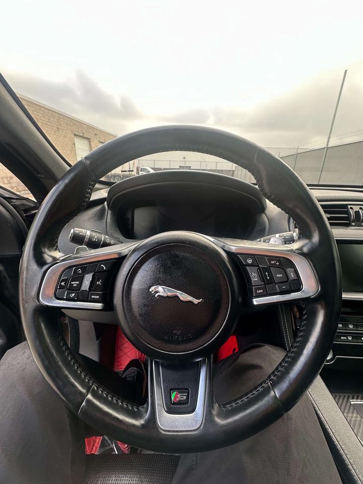 2017 Jaguar F-PACE SPORT/ LEATHER/ALLOYS/SUNROOF Photo