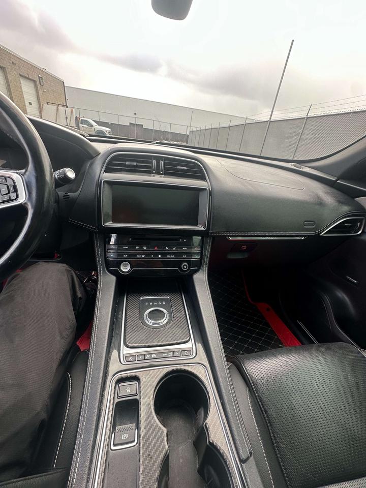 2017 Jaguar F-PACE SPORT/ LEATHER/ALLOYS/SUNROOF Photo