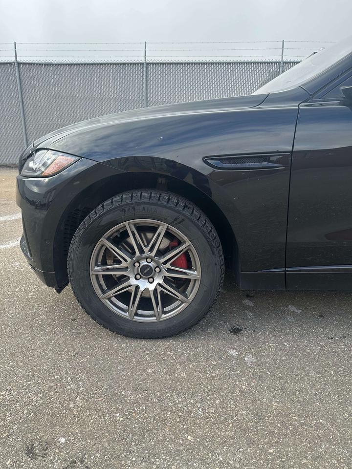 2017 Jaguar F-PACE SPORT/ LEATHER/ALLOYS/SUNROOF Photo