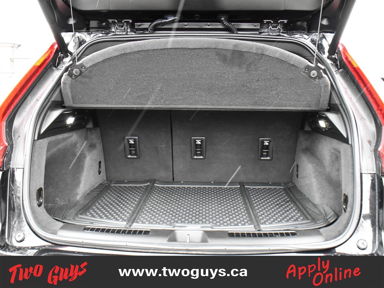 2019 Cadillac XT4 Premium Luxury AWD Panoroof Nav Leather Photo