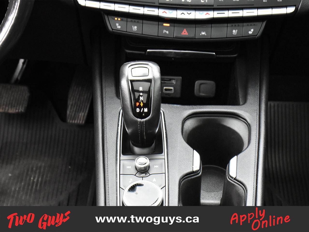 2019 Cadillac XT4 Premium Luxury AWD Panoroof Nav Leather Photo