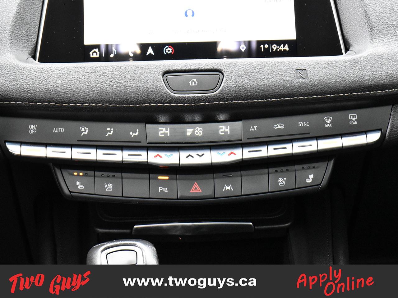 2019 Cadillac XT4 Premium Luxury AWD Panoroof Nav Leather Photo