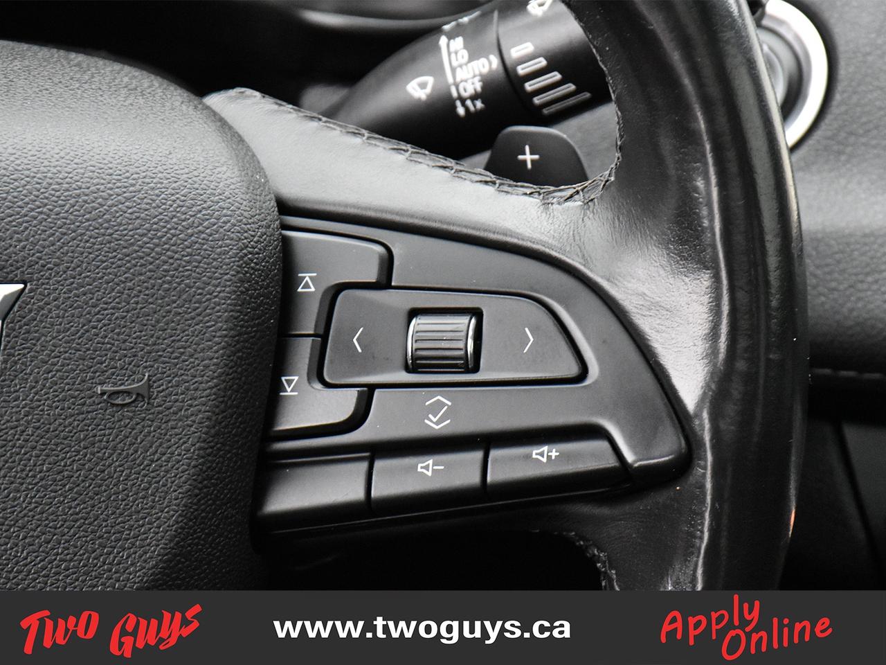 2019 Cadillac XT4 Premium Luxury AWD Panoroof Nav Leather Photo