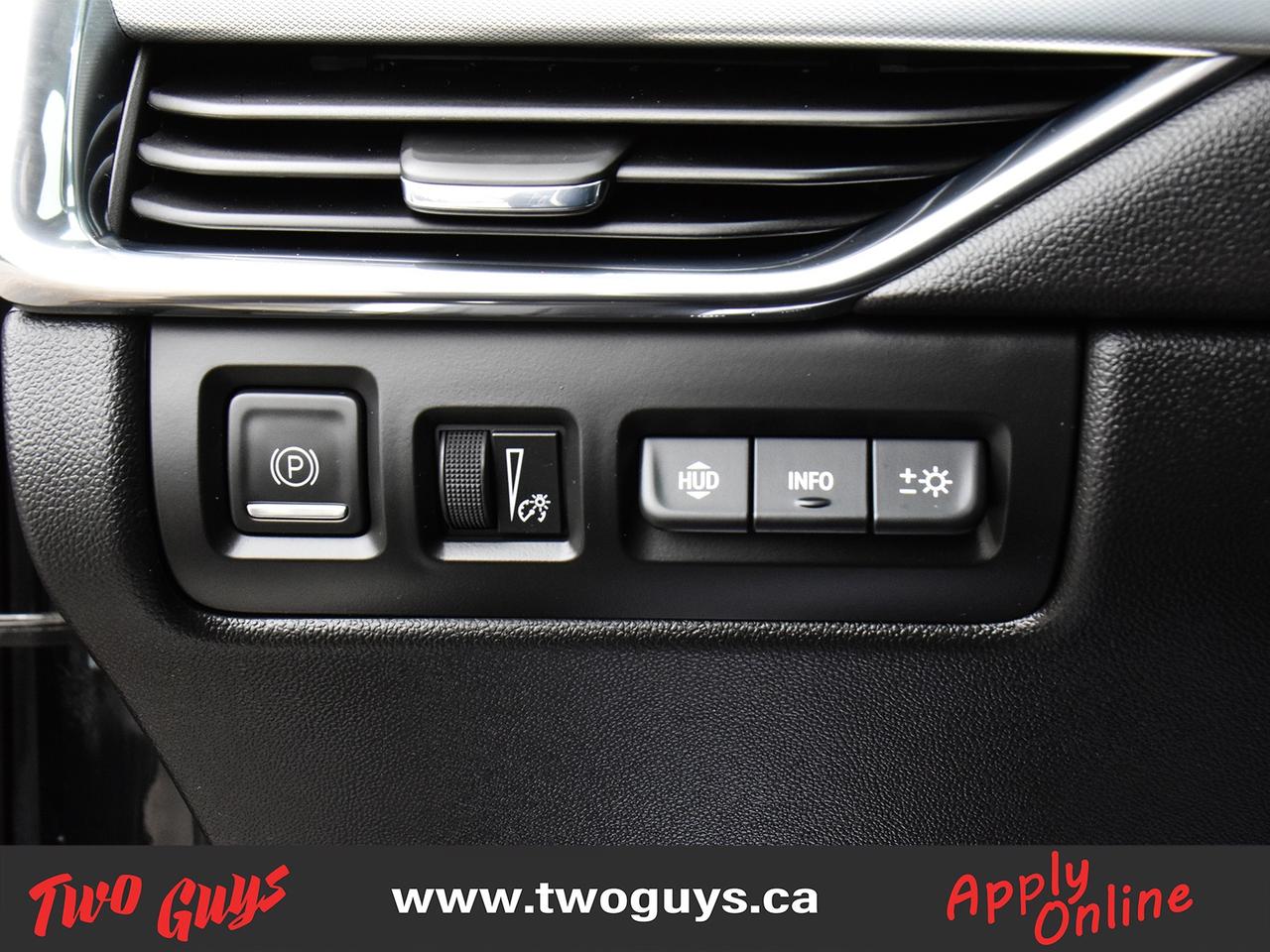 2019 Cadillac XT4 Premium Luxury AWD Panoroof Nav Leather Photo