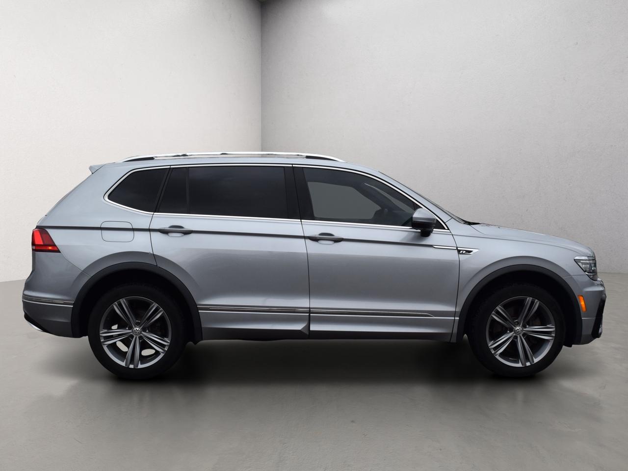 2020 Volkswagen Tiguan Highline R line AWD Navi Panoramic Sunroof Photo3