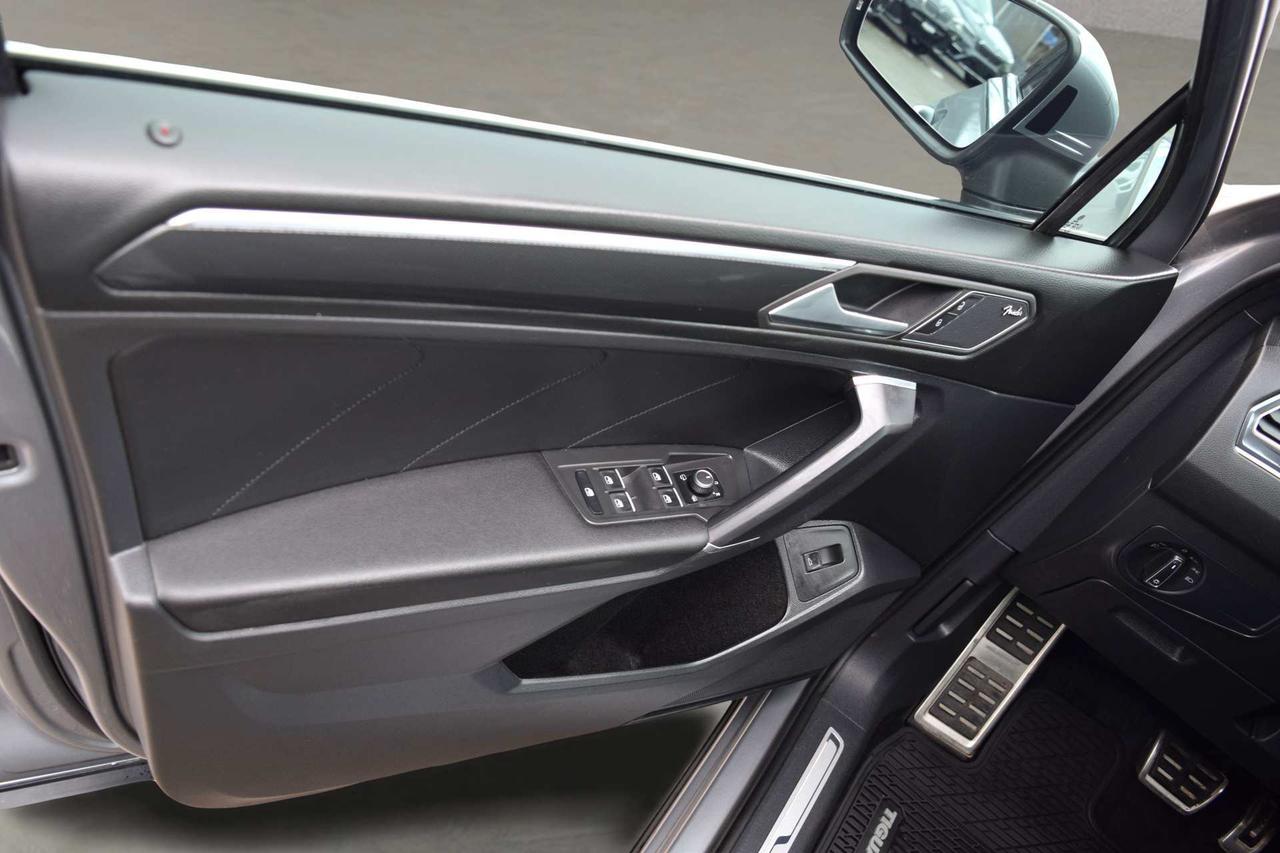 2020 Volkswagen Tiguan Highline R line AWD Navi Panoramic Sunroof Photo