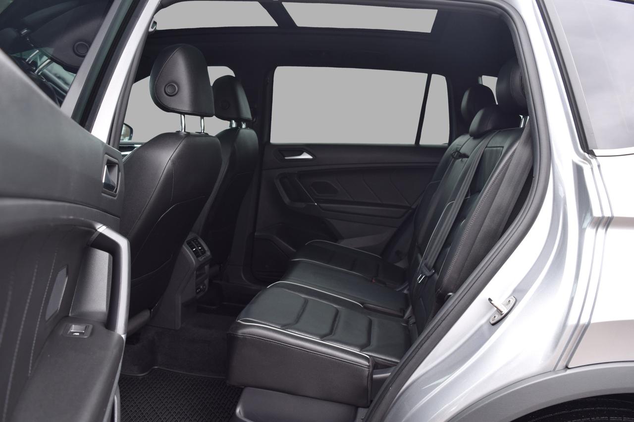 2020 Volkswagen Tiguan Highline R line AWD Navi Panoramic Sunroof Photo