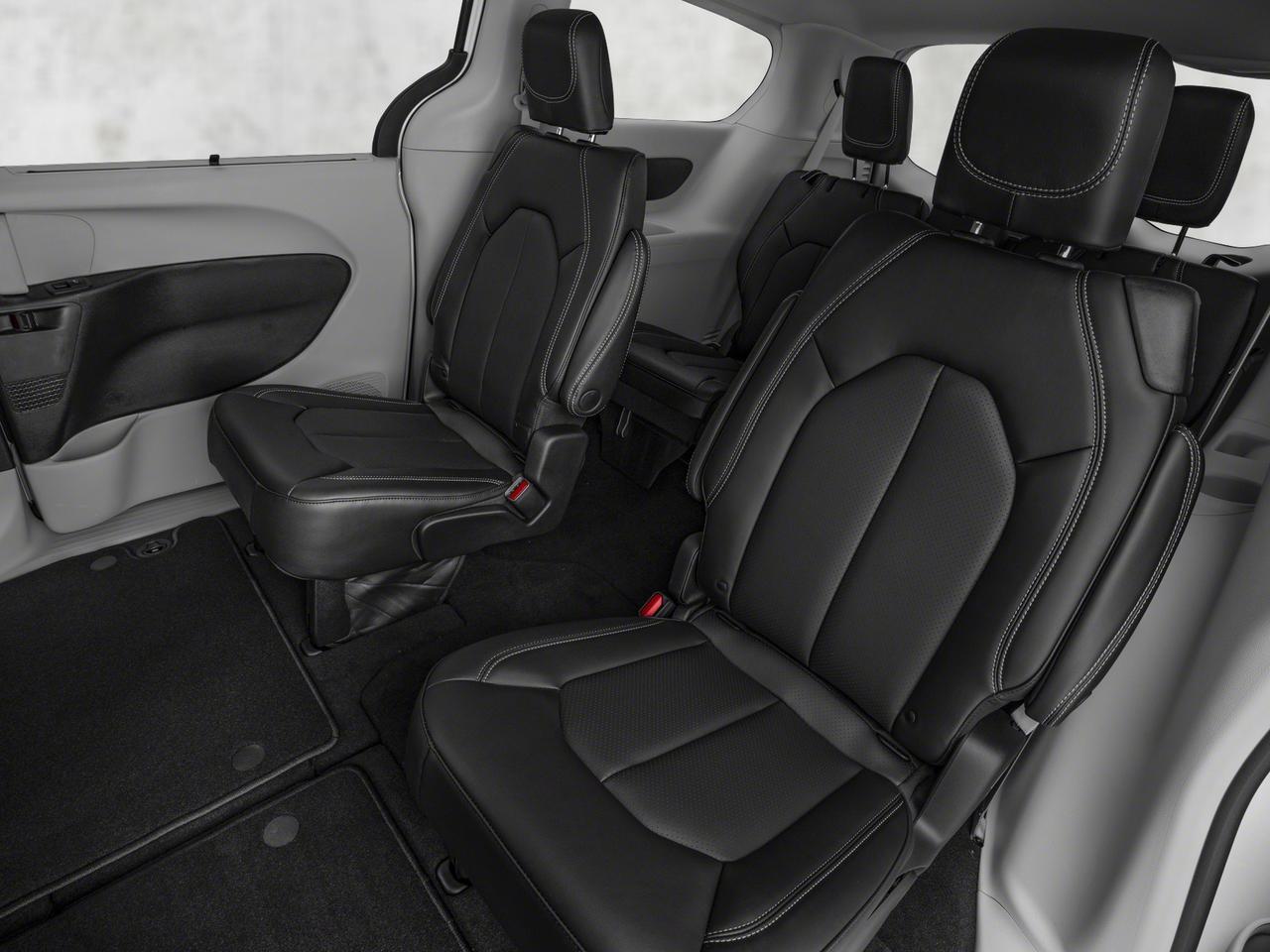 2023 Chrysler Pacifica TOURING L AWD Photo