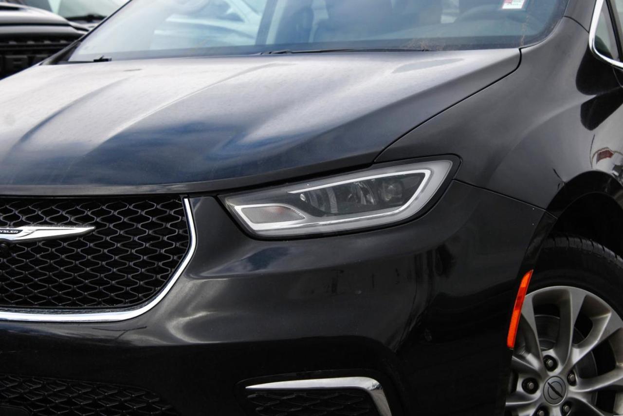 2023 Chrysler Pacifica Touring AWD  SiriusXM BkpCam HtdSeats Photo