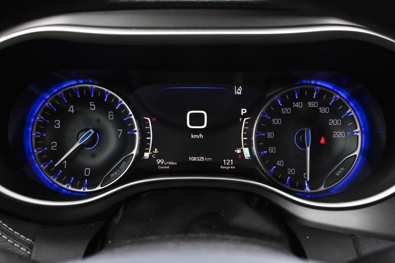 2023 Chrysler Pacifica Touring AWD  SiriusXM BkpCam HtdSeats Photo