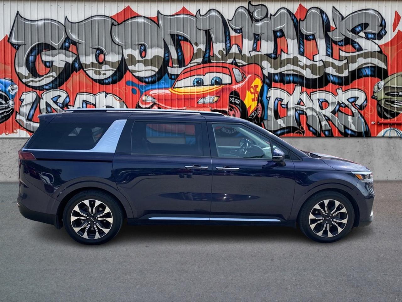 2022 Kia Carnival EX+, CLEAN CARFAX, 8 PASS, POWER SLIDING DOORS! Photo0